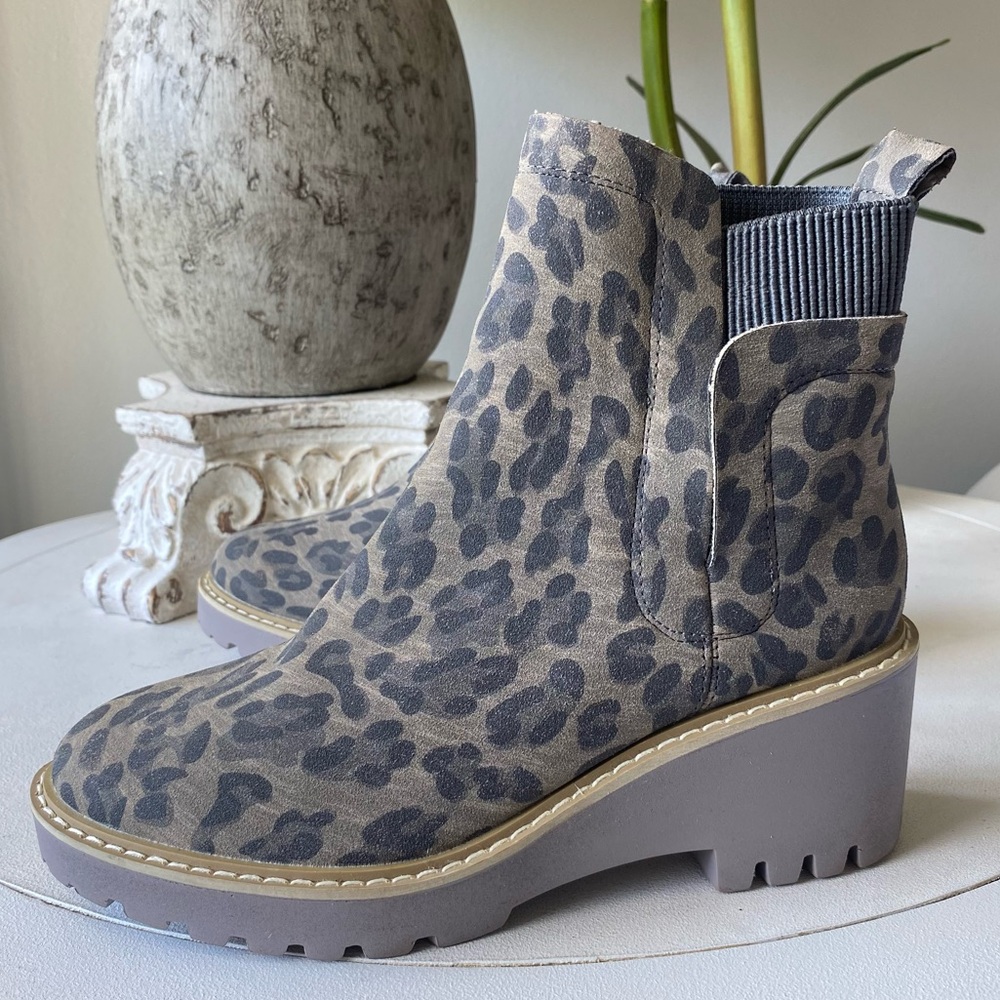 Corkys‎ Leopard Faux Suede Pull On Almond Toe Ankle Boot Shoe Women 7 Taupe Gray